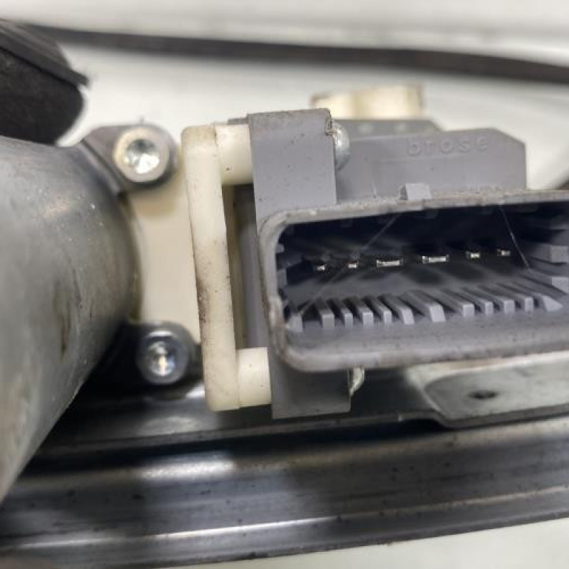 Leve vitre electrique avant gauche PEUGEOT 607 Photo n°3