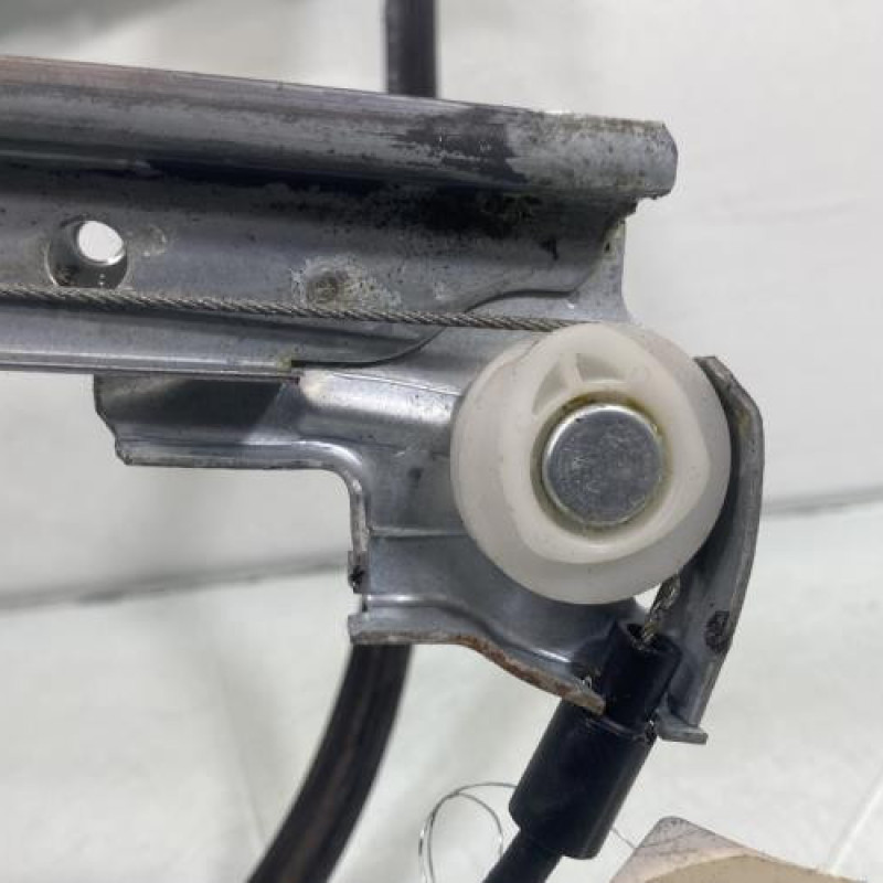 Leve vitre electrique avant gauche PEUGEOT 607 Photo n°5