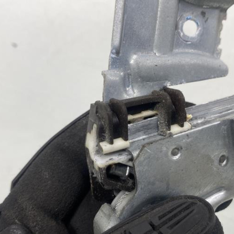 Leve vitre electrique avant gauche PEUGEOT 607 Photo n°7