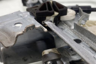 Leve vitre electrique avant gauche PEUGEOT 607