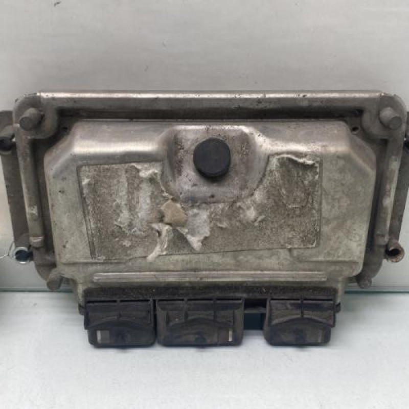 Calculateur moteur PEUGEOT 206 Photo n°1