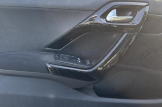 Pretensionneur de ceinture avant gauche PEUGEOT 208 1