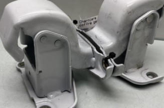 Charniere de porte de coffre gauche NISSAN PRIMASTAR 2 Photo n°1