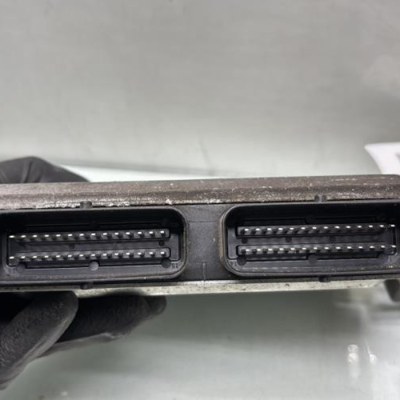 Calculateur moteur DACIA SANDERO 1 Photo n°4