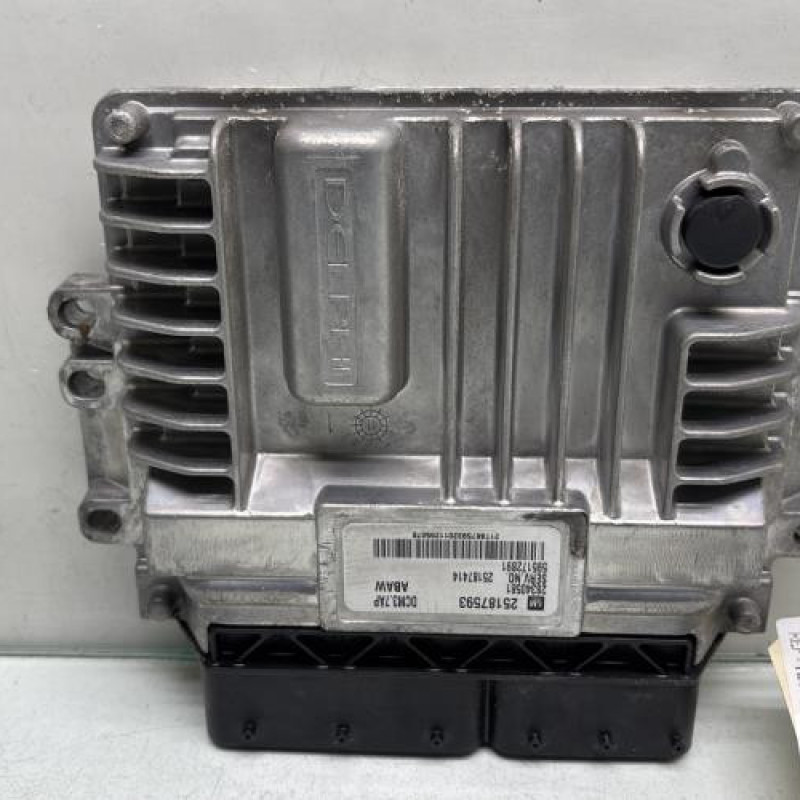 Calculateur moteur CHEVROLET CRUZE Photo n°1