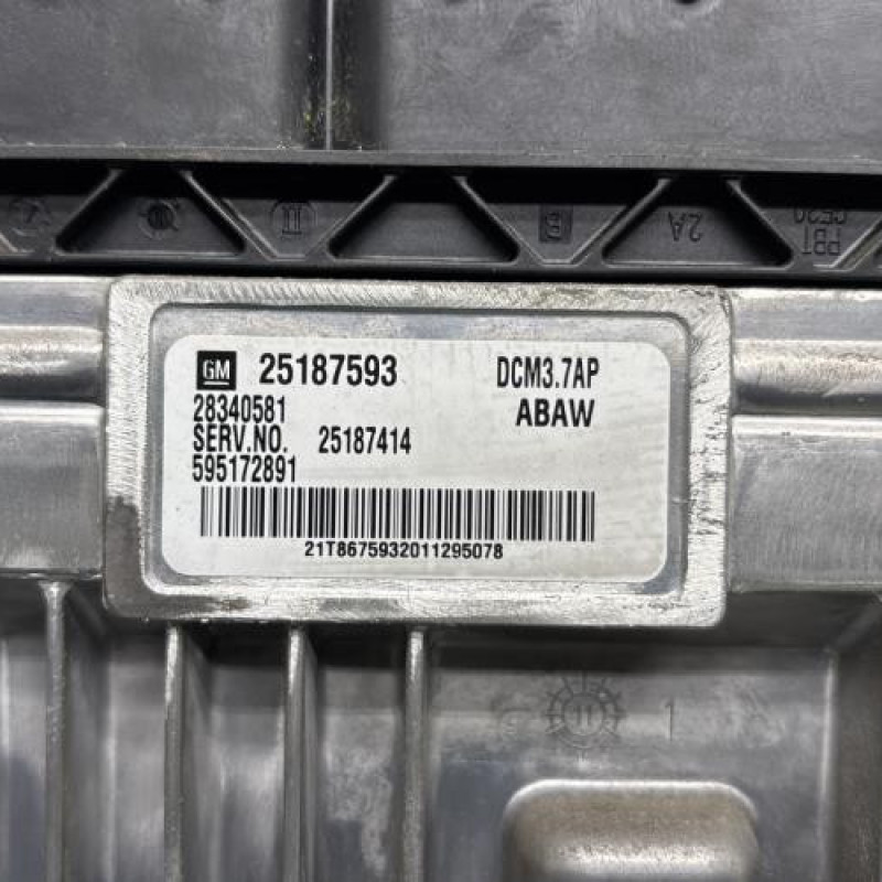 Calculateur moteur CHEVROLET CRUZE Photo n°2