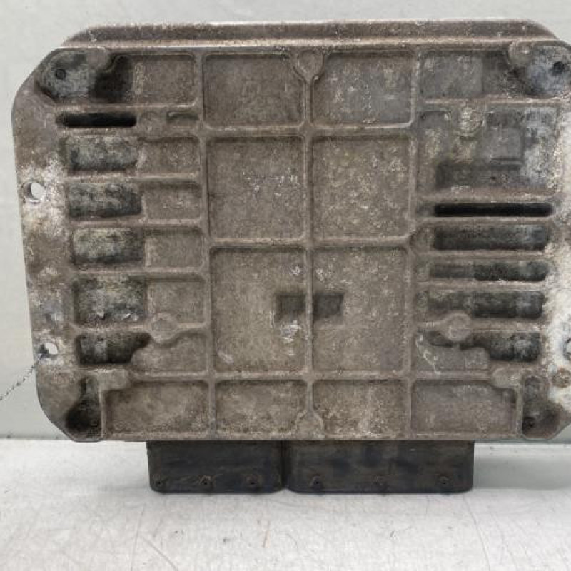 Calculateur moteur OPEL ZAFIRA B Photo n°4