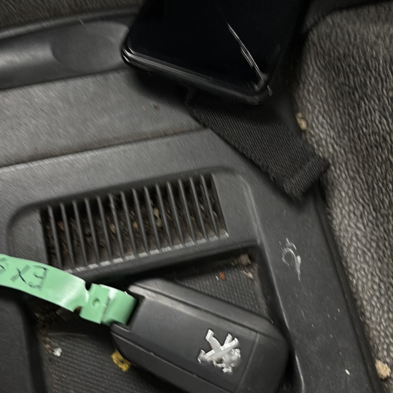 PEUGEOT 208 1 PHASE 2 1.6 BLUE HDI - 8V TURBO Photo n°10