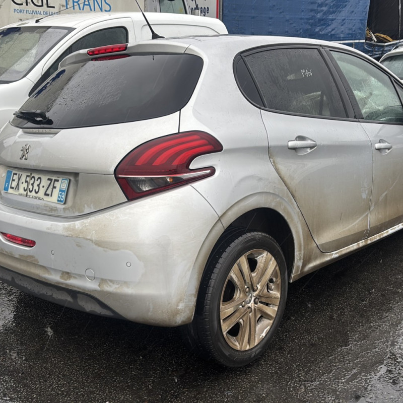 PEUGEOT 208 1 PHASE 2 1.6 BLUE HDI - 8V TURBO Photo n°14