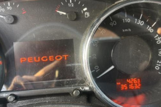 Pivot de moyeu avant droit PEUGEOT 5008 1