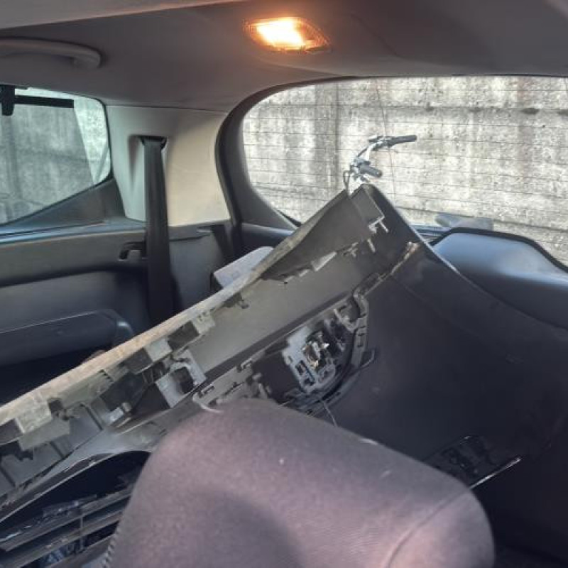 Pivot de moyeu avant droit PEUGEOT 5008 1 Photo n°14