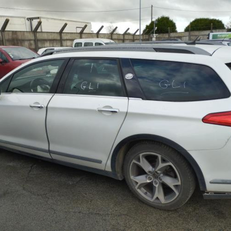 Reservoir essence CITROEN C5 2 Photo n°9