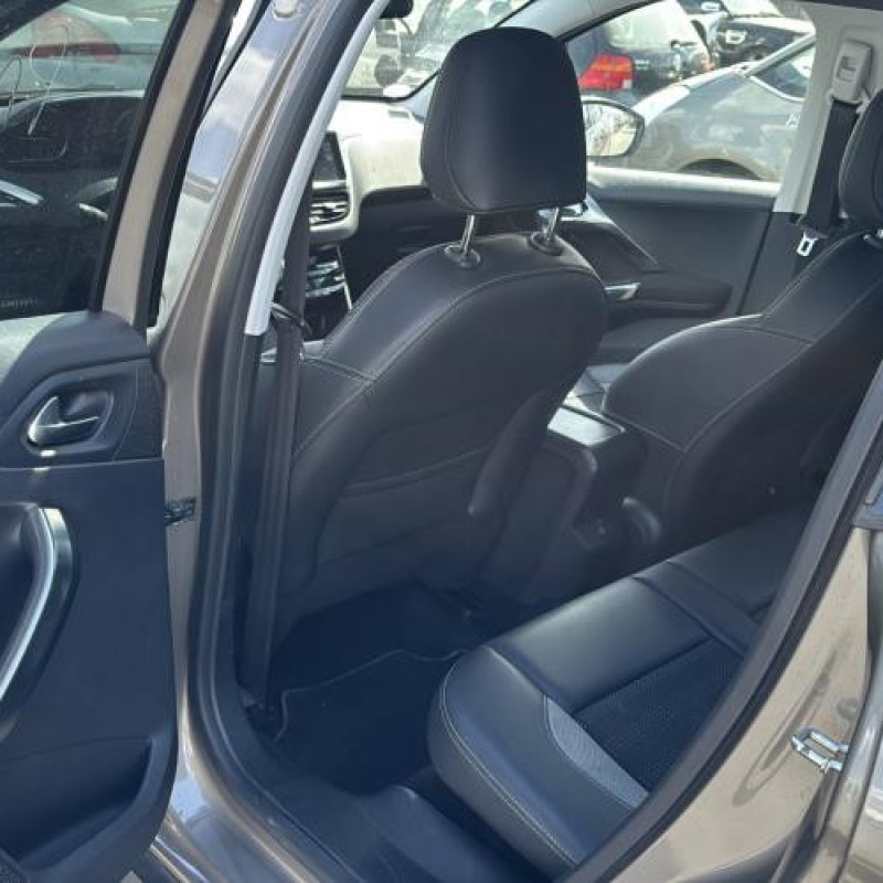 Boitier filtre a air PEUGEOT 2008 1 Photo n°10