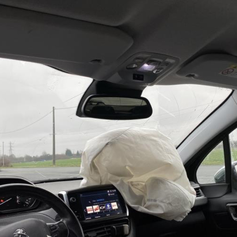 Boitier filtre a air PEUGEOT 208 1 Photo n°15