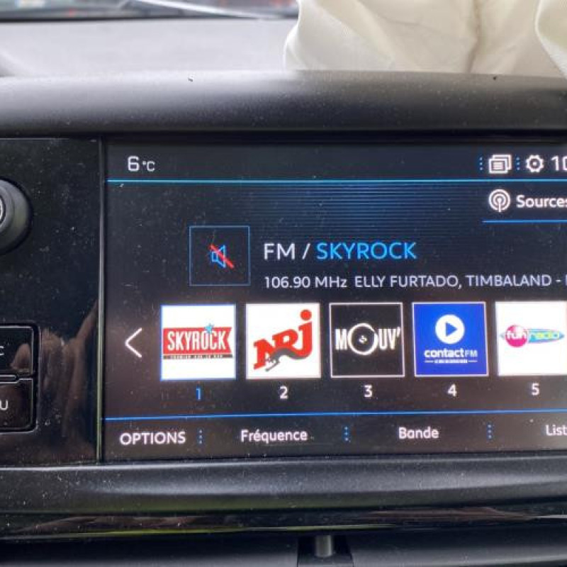 Boitier filtre a air PEUGEOT 208 1 Photo n°16