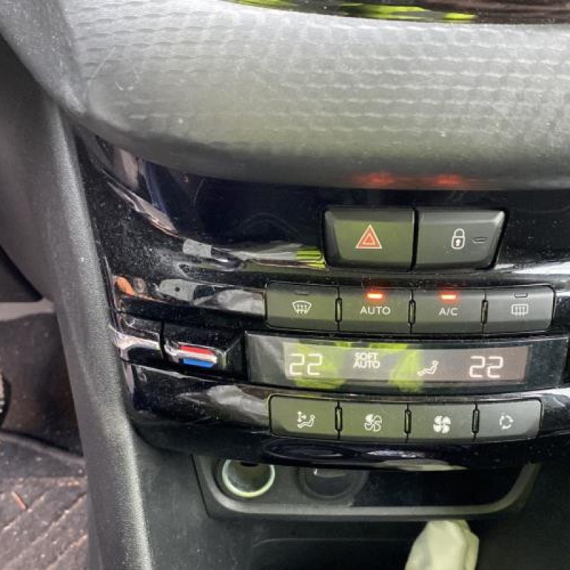 Boitier filtre a air PEUGEOT 208 1 Photo n°17