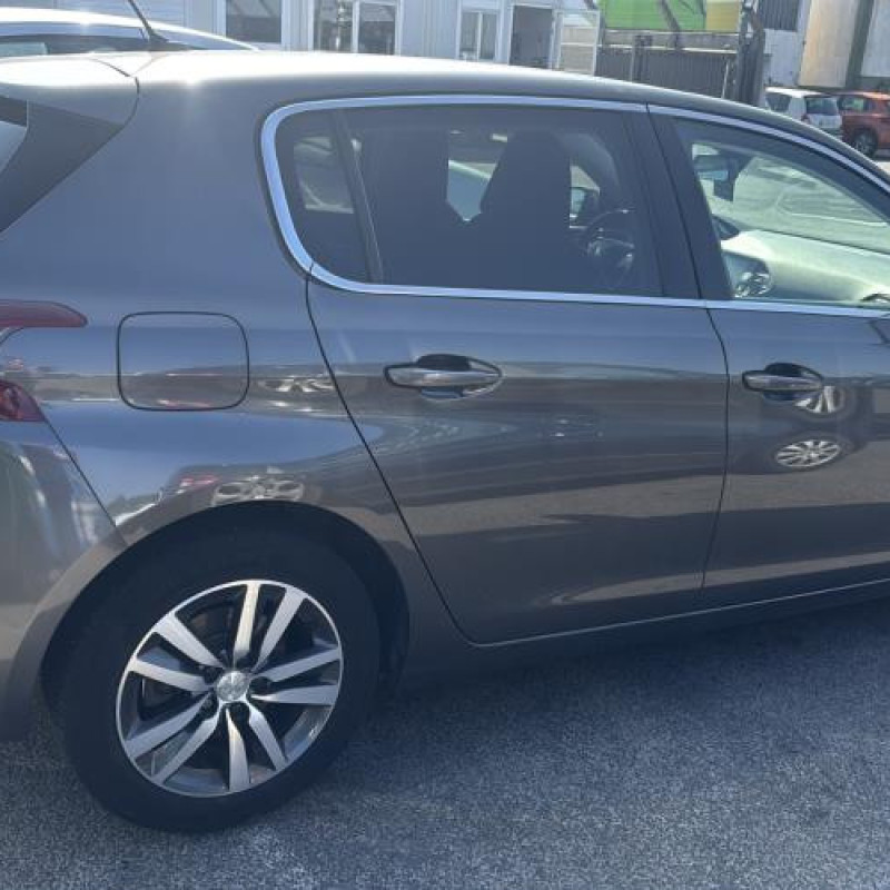 Boitier filtre a air PEUGEOT 308 2 Photo n°7