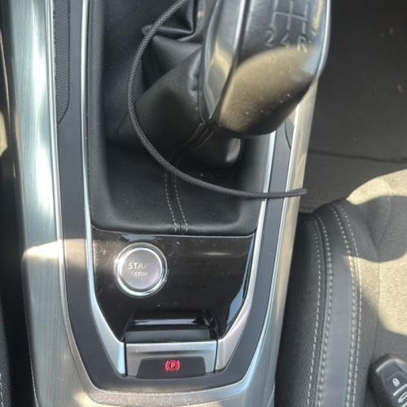 Boitier filtre a air PEUGEOT 308 2 Photo n°15