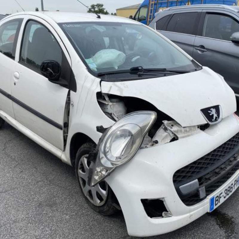 Feu arriere principal droit (feux) PEUGEOT 107 Photo n°5