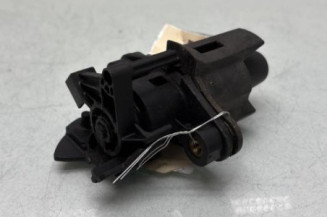 Bouton de coffre PEUGEOT 107 Photo n°1