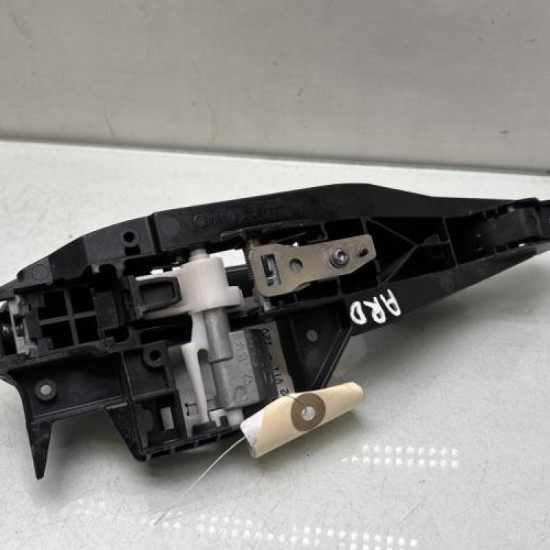 Poignee porte arriere droit PEUGEOT 208 1 Photo n°3