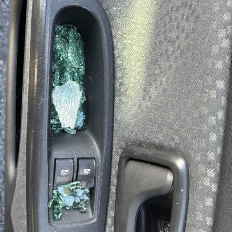 Boitier air bag RENAULT CLIO 2 CAMPUS Photo n°14