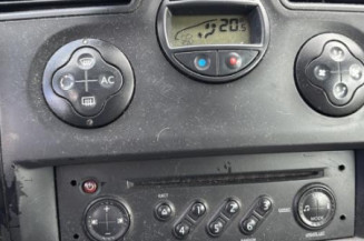 Attache ceinture arriere centrale RENAULT SCENIC 2