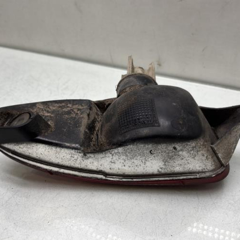 Anti brouillard arriere gauche OPEL CORSA C Photo n°3