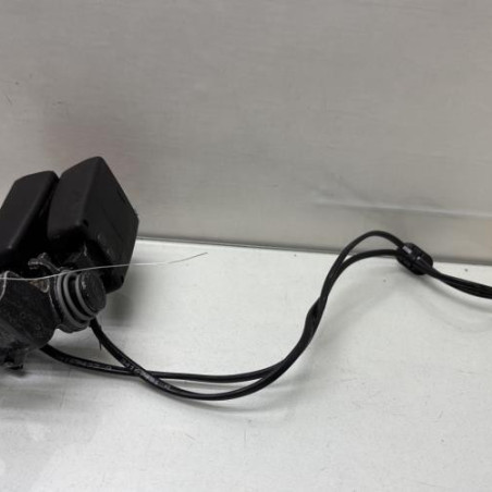 Attache ceinture arriere droit PEUGEOT 308 2