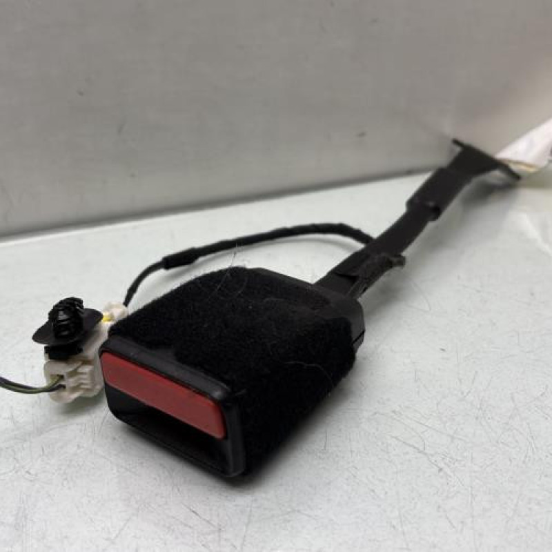 Attache ceinture avant droit PEUGEOT 308 2 Photo n°1