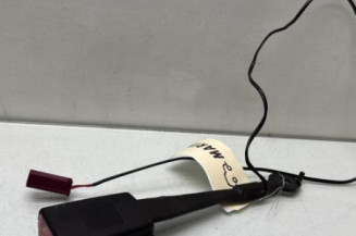 Attache ceinture avant droit FORD FIESTA 6