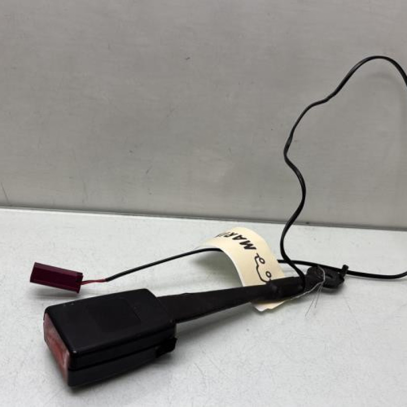 Attache ceinture avant droit FORD FIESTA 6 Photo n°2