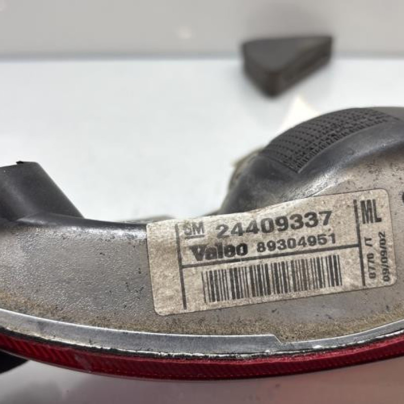 Anti brouillard arriere gauche OPEL CORSA C Photo n°6