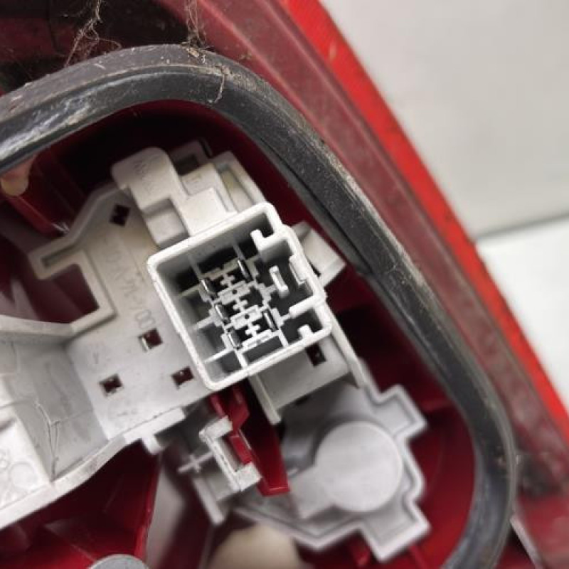 Feu arriere principal gauche (feux) FORD FIESTA 6 Photo n°3