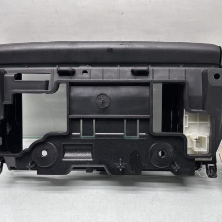 Facade autoradio PEUGEOT 2008 1