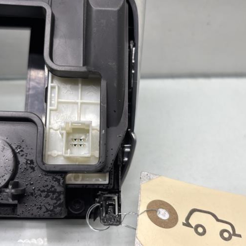 Facade autoradio PEUGEOT 2008 1 Photo n°3