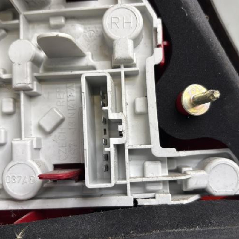 Feu arriere principal droit (feux) FORD MONDEO 2 Photo n°3