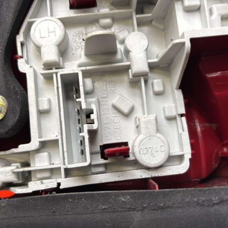 Feu arriere principal gauche (feux) FORD MONDEO 2 Photo n°3