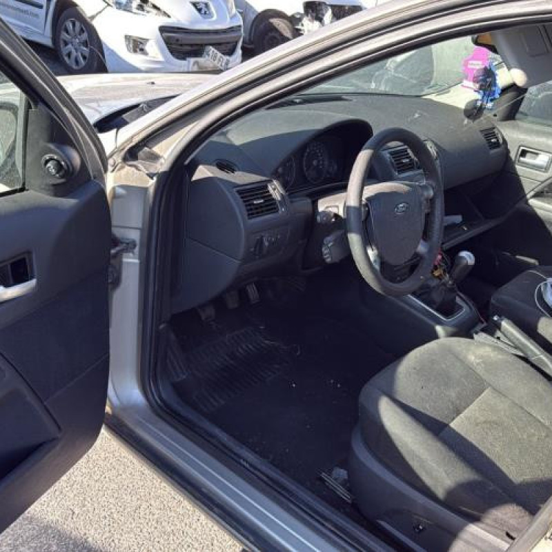 Feu arriere principal gauche (feux) FORD MONDEO 2 Photo n°8