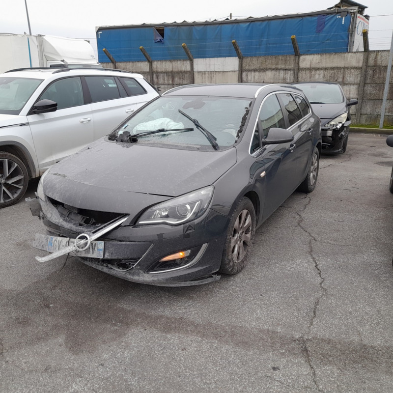 OPEL ASTRA J SPORTS TOURER PHASE 2 BREAK 1.7 CDTI - 16V TURBO Photo n°3