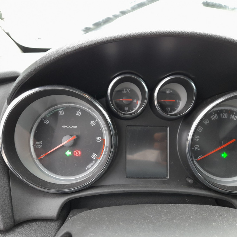 OPEL ASTRA J SPORTS TOURER PHASE 2 BREAK 1.7 CDTI - 16V TURBO Photo n°11