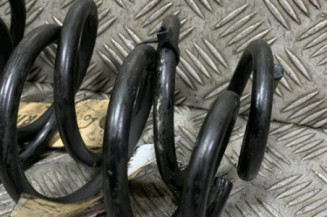 Ressort de suspension arriere droit RENAULT MEGANE 4