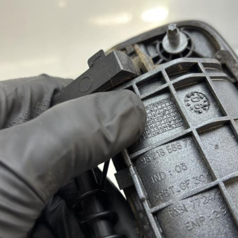 Poignee hayon CITROEN BERLINGO 1 Photo n°4