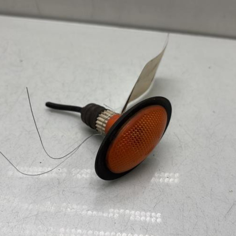 Repetiteur clignotant avant gauche (Feux) FORD FIESTA 4 Photo n°2