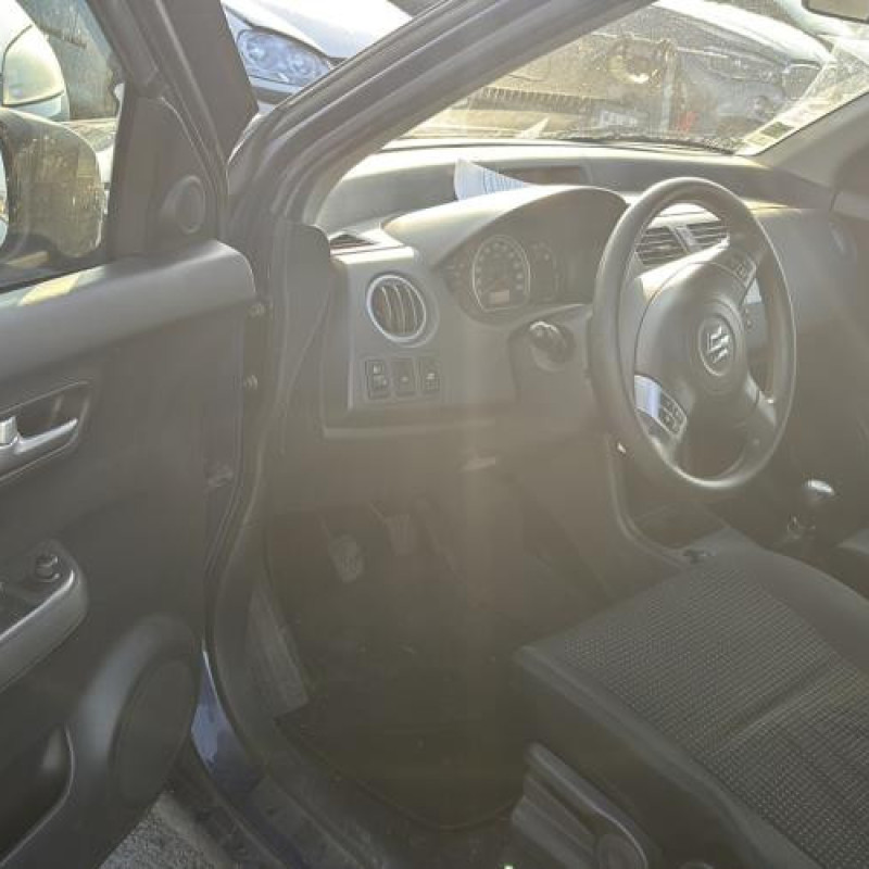 Repetiteur clignotant avant gauche (Feux) SUZUKI SWIFT 3 Photo n°12