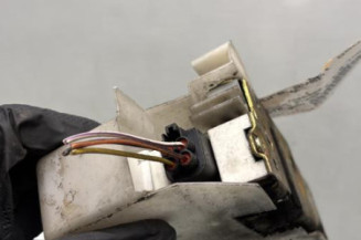 Serrure avant gauche FORD FIESTA 4