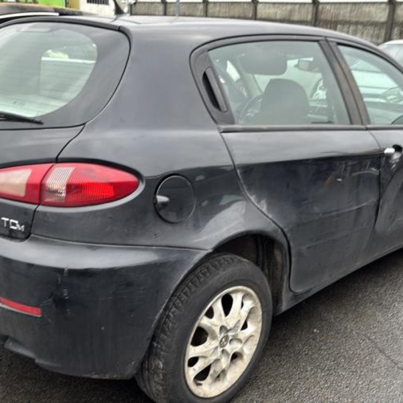 Retroviseur gauche ALFA ROMEO 147 Photo n°8