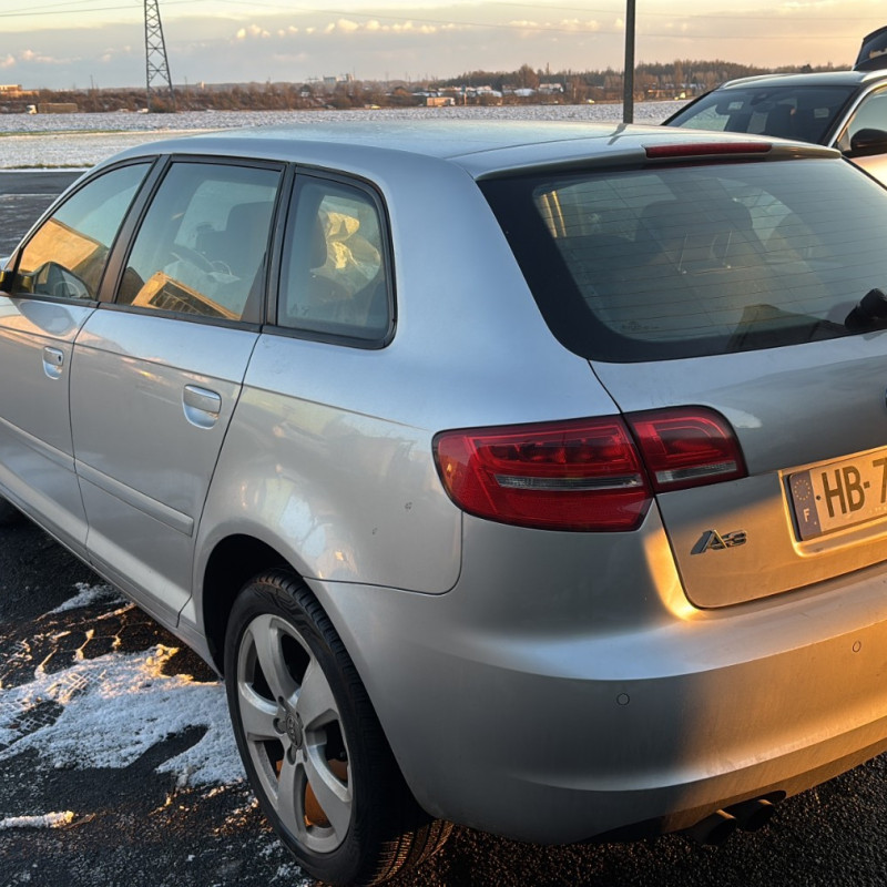 AUDI A3 2 SPORTBACK PHASE 2 1.9 TDI - 8V TURBO Photo n°4