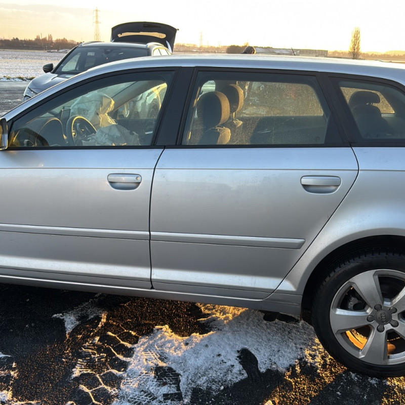 AUDI A3 2 SPORTBACK PHASE 2 1.9 TDI - 8V TURBO Photo n°7