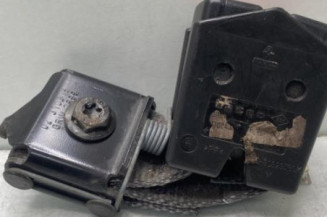 Attache ceinture arriere droit RENAULT CLIO 2 Photo n°1